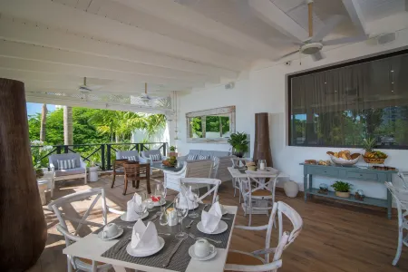 Hotel Casa Hemingway Отели в г. Хуан-Долио