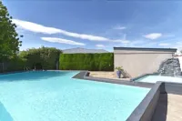 Grove Park Motor Lodge - Pools