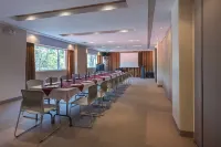 Court Meridian Hotel & Suites
