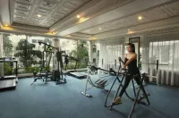 The Rich Jogja Hotel - Fitnessstudio