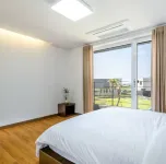 Chandelier Pension