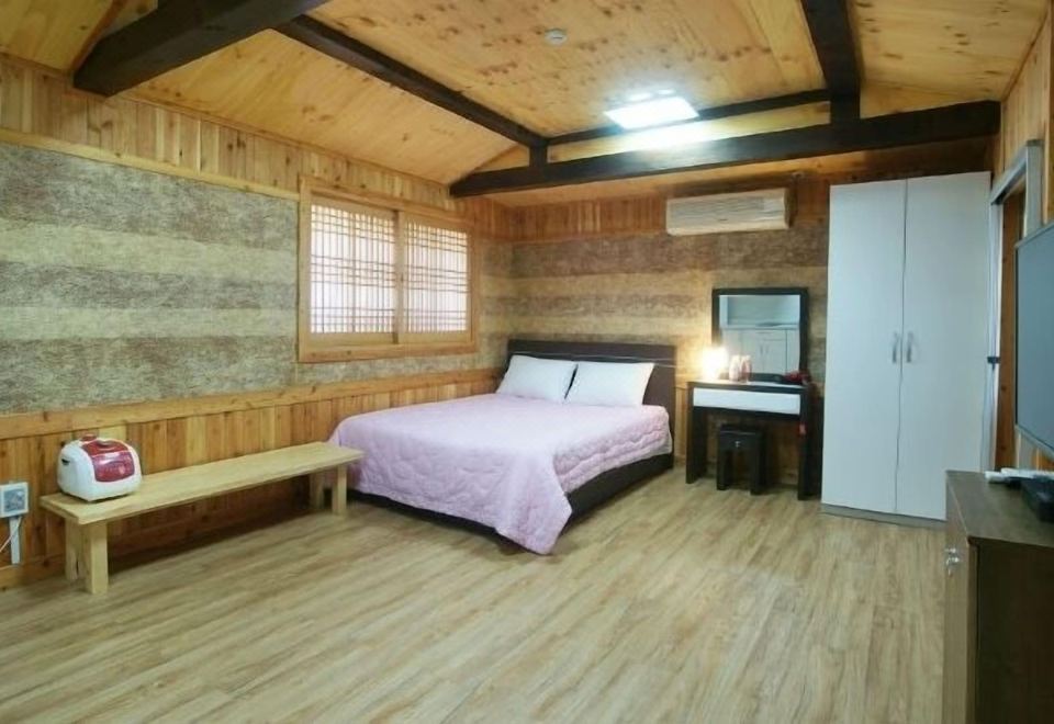 찬이네 초가집 펜션