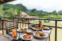 Borsaen Pool Villa Hotels in Thap Put