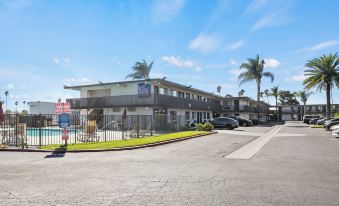 Motel 6 Ventura, CA - Beach