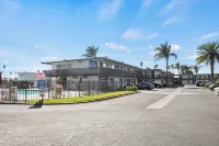 Motel 6 Ventura, CA - Beach