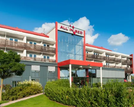 テルメンホテル オール イン レッド ルッツマンスブルクのホテル