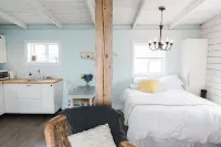 Lighthouse Lane Cottages - Homestay