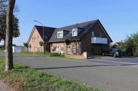 Zur Alten Schmiede Отели в г. Неттеталь