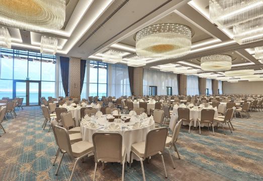 2. 래디슨 블루 호..