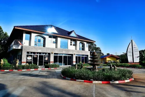 Bali Boutique Hotel Suratthani Hotels in Ban Na Doem