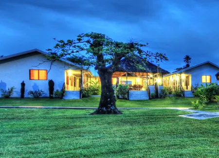 Beachfront Resort Отели в г. Остров Дани