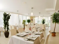 Hotel Michael Hotels in Dobrichovice