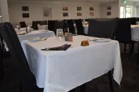 Bushman's Motor Inn - breakfast