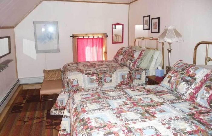 The Twin Lakes Inn
