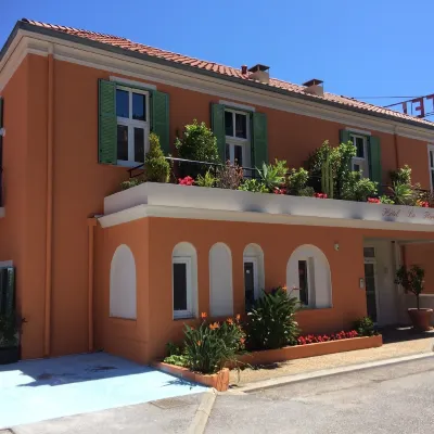 Hôtel la Flore Soneva周辺のホテル
