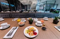Mercure Geneva Airport - breakfast