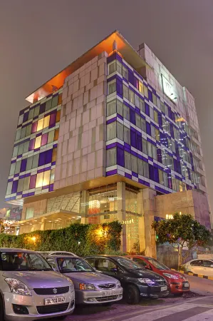 Mosaic Hotel, Noida Отели рядом с достопримечательностью «CCD nt vee FC mm be fr j.mj»