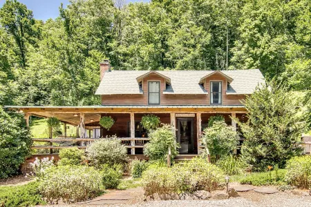 Butterfly Hollow B&B