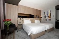 Grand Plaza Hotel and Congress Centre - parking