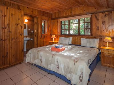 Woodlands Cottages & Camping