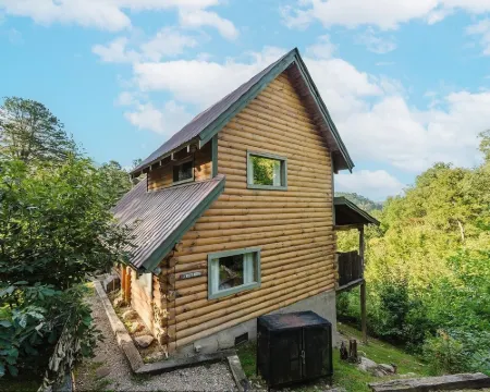 J Willy's Refuge 2 Bedroom Cabin by RedAwning Hoteles en Townsend