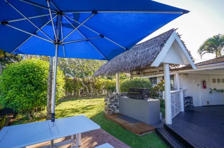 The Black Pearl Beachside Apartments