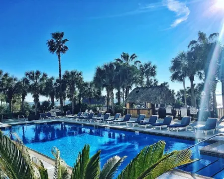 ฮาร์เบอร์ไซด์ แอท ชาร์ลสตัน ฮาร์เบอร์ รีสอร์ท แอนด์ มารีนา โรงแรมในชาร์ลสตัน