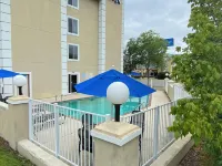 Wingate by Wyndham Hattiesburg - Pool