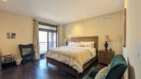 Niagara Creekside B&B