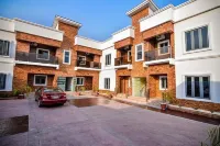 Kim Royals Hotel and Suites Hôtels à : 