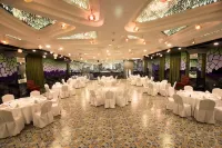 Humming Bird Hotel & Banquet Hotels in Anand