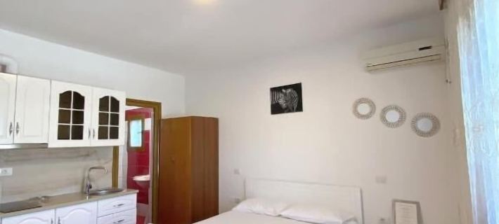 Arlinds Apartaments = 阿林茲公寓 發羅拉住宿飯店