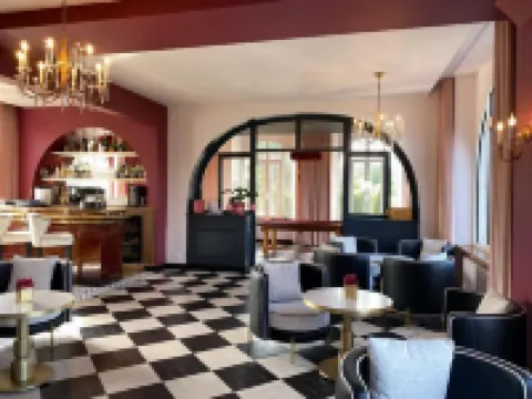 L'Escale Hôtel Bellevue Hotels in Tregastel