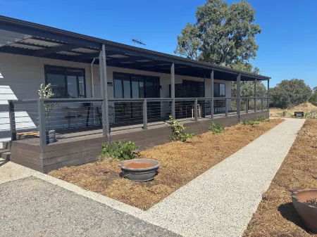 Pirathon Country Estate