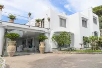 Villa Con Piscina Con 8 Camere Matrimoniali ad Anacapri, by la Canostra Capri