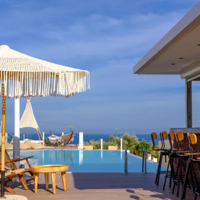 Aliter Suites Hotel dekat Pantai Vourvoulos