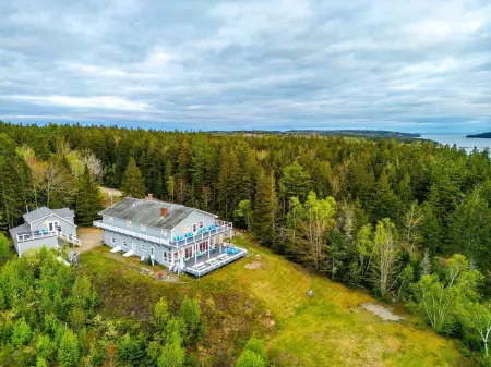 Bluff House Inn Отели в г. Салливан