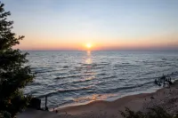 Private Beach Access and Lake Michigan Views - Tranquil Haven Hotels in Muskegon