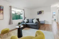 Cozy 2-Bedroom Retreat in Pacifi