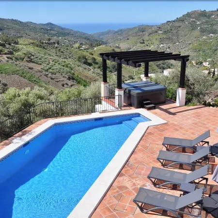 Villa El Dorado B&B and Wellness