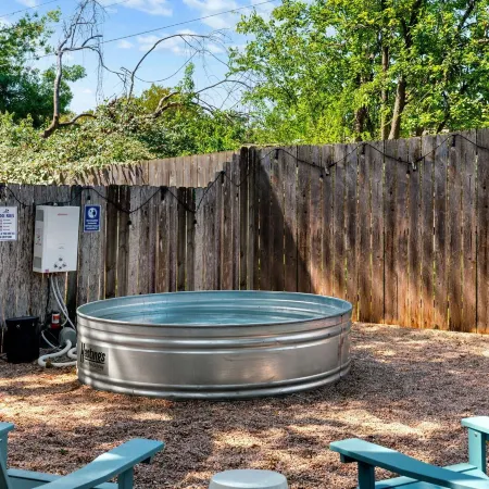 Charming & Bright W Lounging Pool and Hot Tub