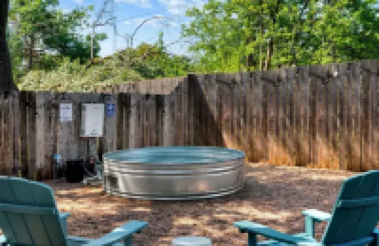 Charming & Bright W Lounging Pool and Hot Tub