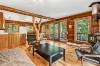 Mersey River Chalets a Nature Retreat Hotel di Annapolis County