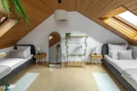 Fully equipped vacation home with large garden and free parking spaces