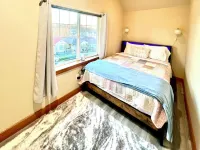 Modern 2Br w Fire Pit & BBQ - Perfect for Families, Travel Nurses & Corp Housing Hotels in Atlantic