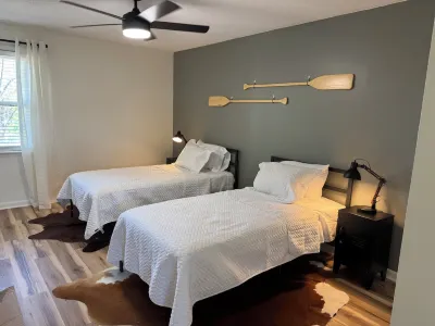 Juniper: 3 bedroom w/ pool Hotel in zona Brenau University