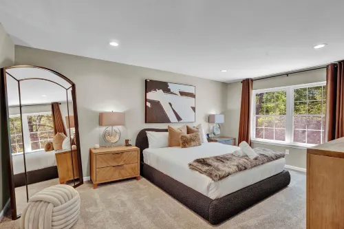 Luxury Pocono Mountain Retreat - 4 Bedrooms - Community Pool and Lake