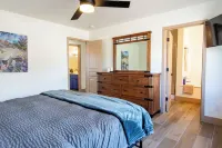 Pool, Sauna, Hot Tub, King Size Bed, BBQ, Easy Access to Sedona @Dark Sky Ranch!