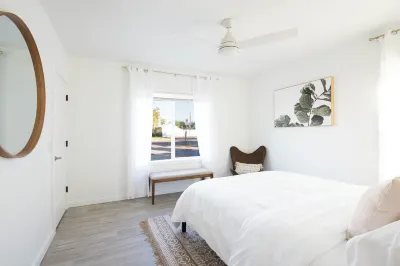 Charming 2-bedroom bungalow with WiFi, AC in peaceful Phoenix 恩坎托住宿飯店