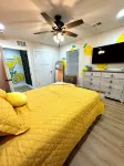 The Distillers Den- Hottub, Gameroom, Barndo, IN BARDSTOWN Hotels near Chuckleberry Farm & Winery
